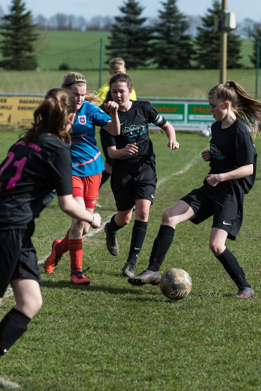 Bild 115 - C-Juniorinnen SV Steinhorst/Labenz - TSV Friedrichsberg-Busdorf : Ergebnis: 5:0